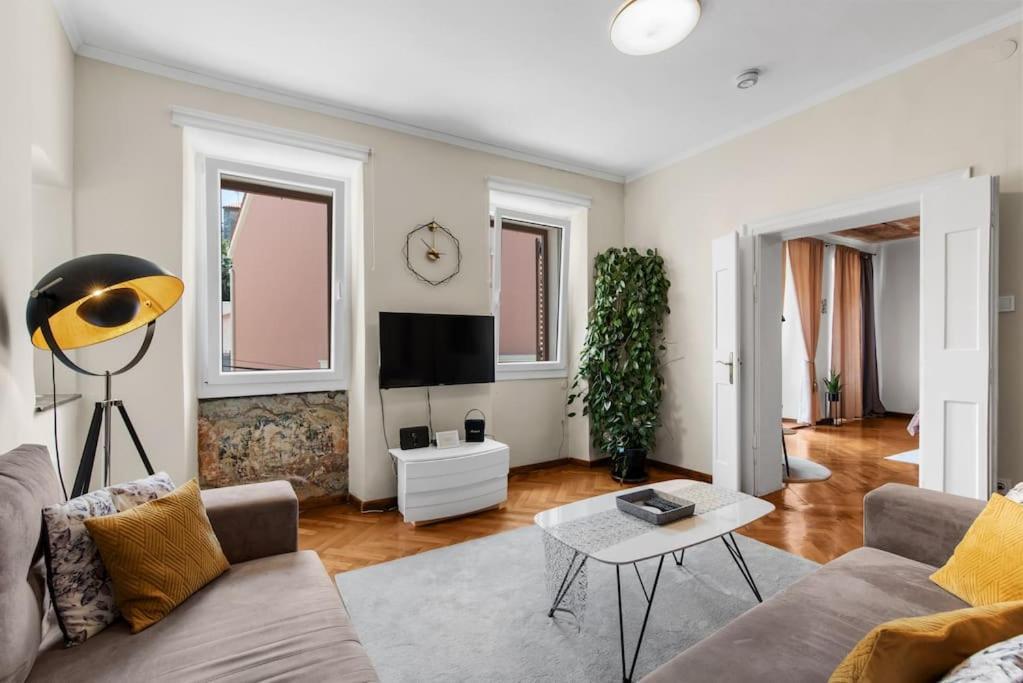 Apartmán Fresco Residence- In The Center Of *