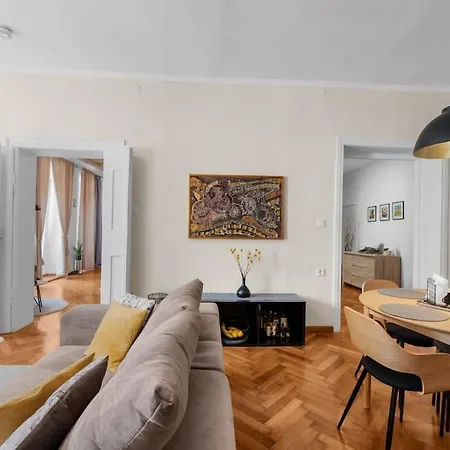 Fresco Residence- Apartment In The Center Of Pula Exterior photo